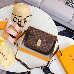LOUIS VUITTON HANDBAG